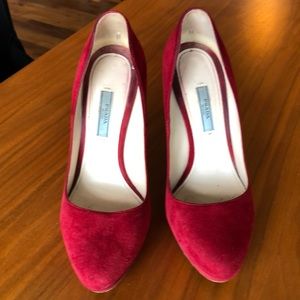 Prada heels 37.5